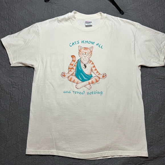 Vintage Cats Know All Cat Tee - Cream Cat Wisdom T-Shirt -  Size XL oh my god - Picture 1 of 6